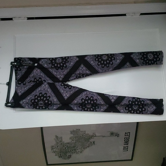 Viv Collection women's high waisted print leggings - Picture 2 of 13